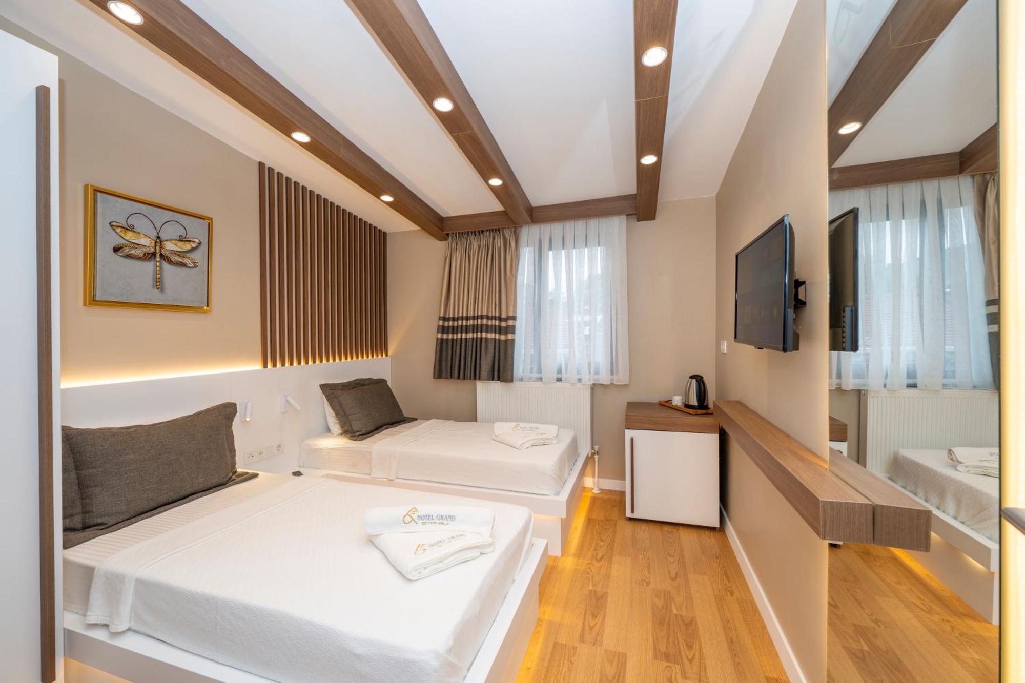 Hotel Grand อิสตันบูล ภายนอก รูปภาพ