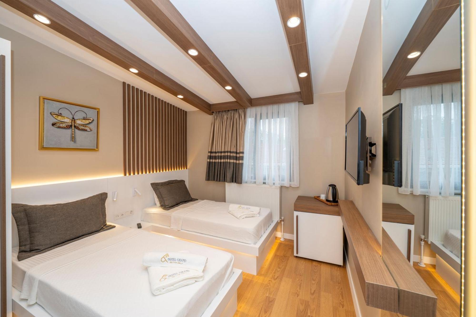 Hotel Grand อิสตันบูล ภายนอก รูปภาพ
