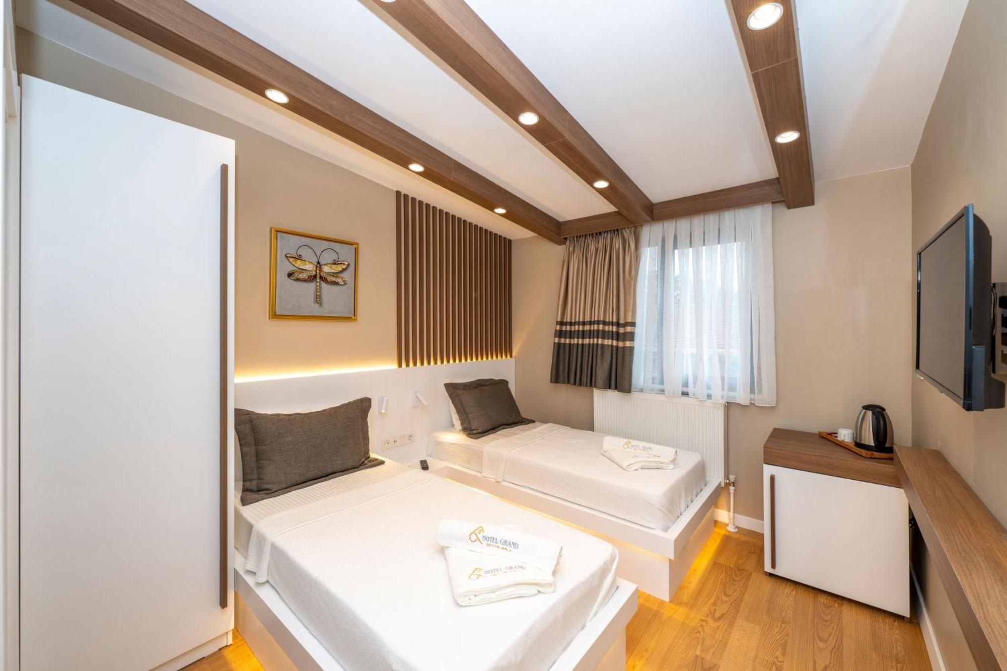 Hotel Grand อิสตันบูล ภายนอก รูปภาพ